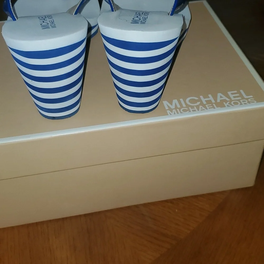 MICHAEL Michael Kors Cobalt Judy Wedge Thong Sandal Size 7.5 - Picture 6 of 12